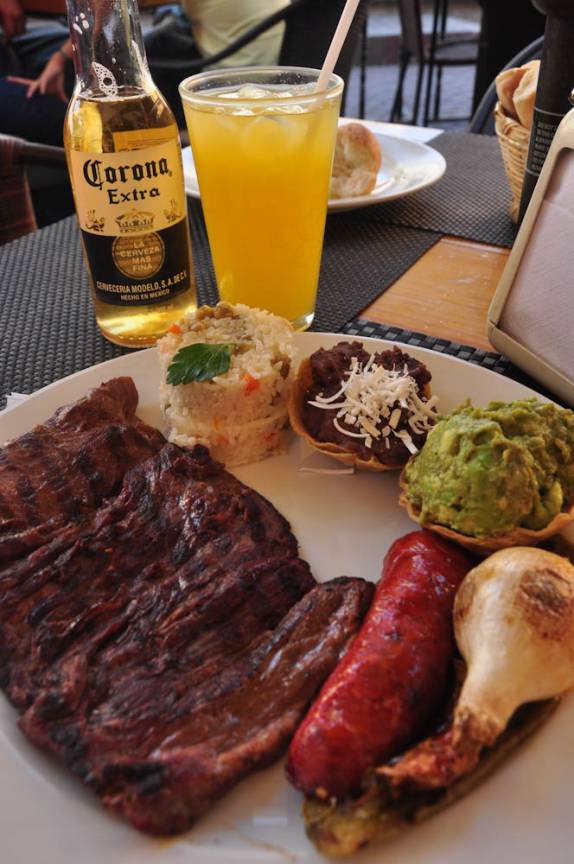 Refeição mexicana em Guanajuato, no México